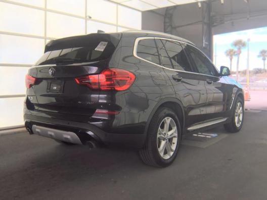 BMW X3 Vehicle Full-screen Gallery Image 04
