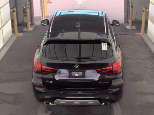 BMW X3 Vehicle Full-screen Gallery Image 05