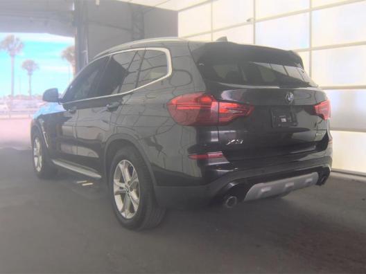 BMW X3 Vehicle Full-screen Gallery Image 06