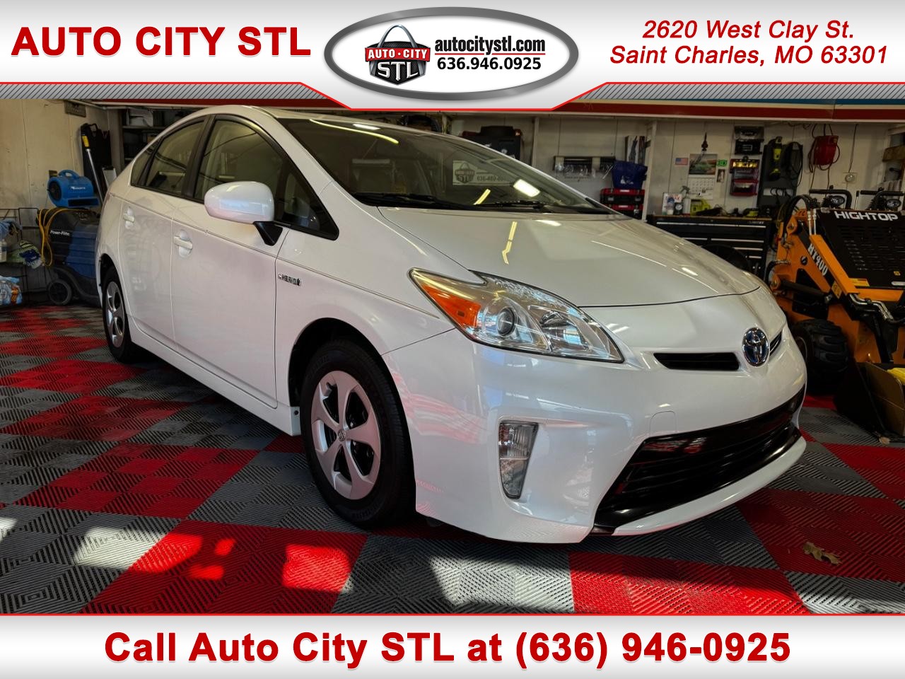 White 2012 Toyota Prius Hatchback Front-Wheel Drive Continuously Variable Transmission
