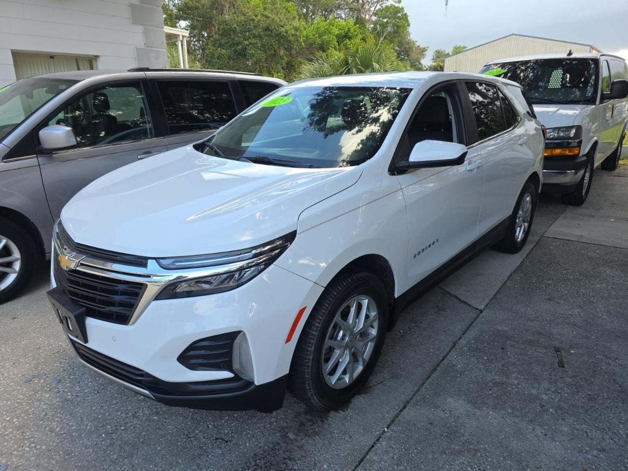 Chevrolet Equinox Vehicle Full-screen Gallery Image 02