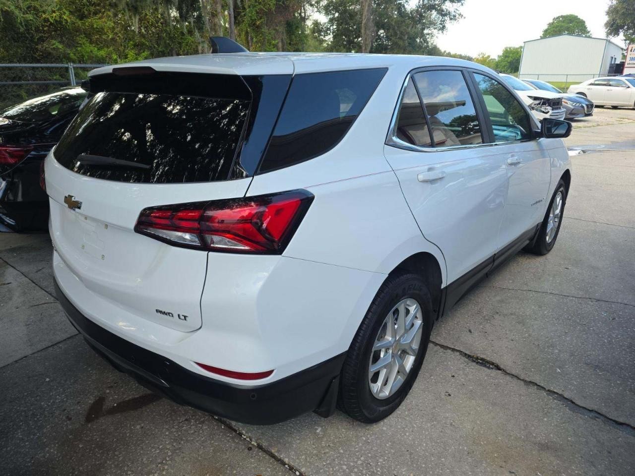 Chevrolet Equinox Vehicle Full-screen Gallery Image 04