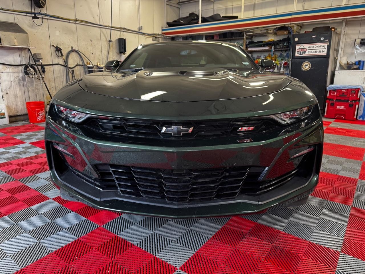 Chevrolet Camaro Vehicle Full-screen Gallery Image 02