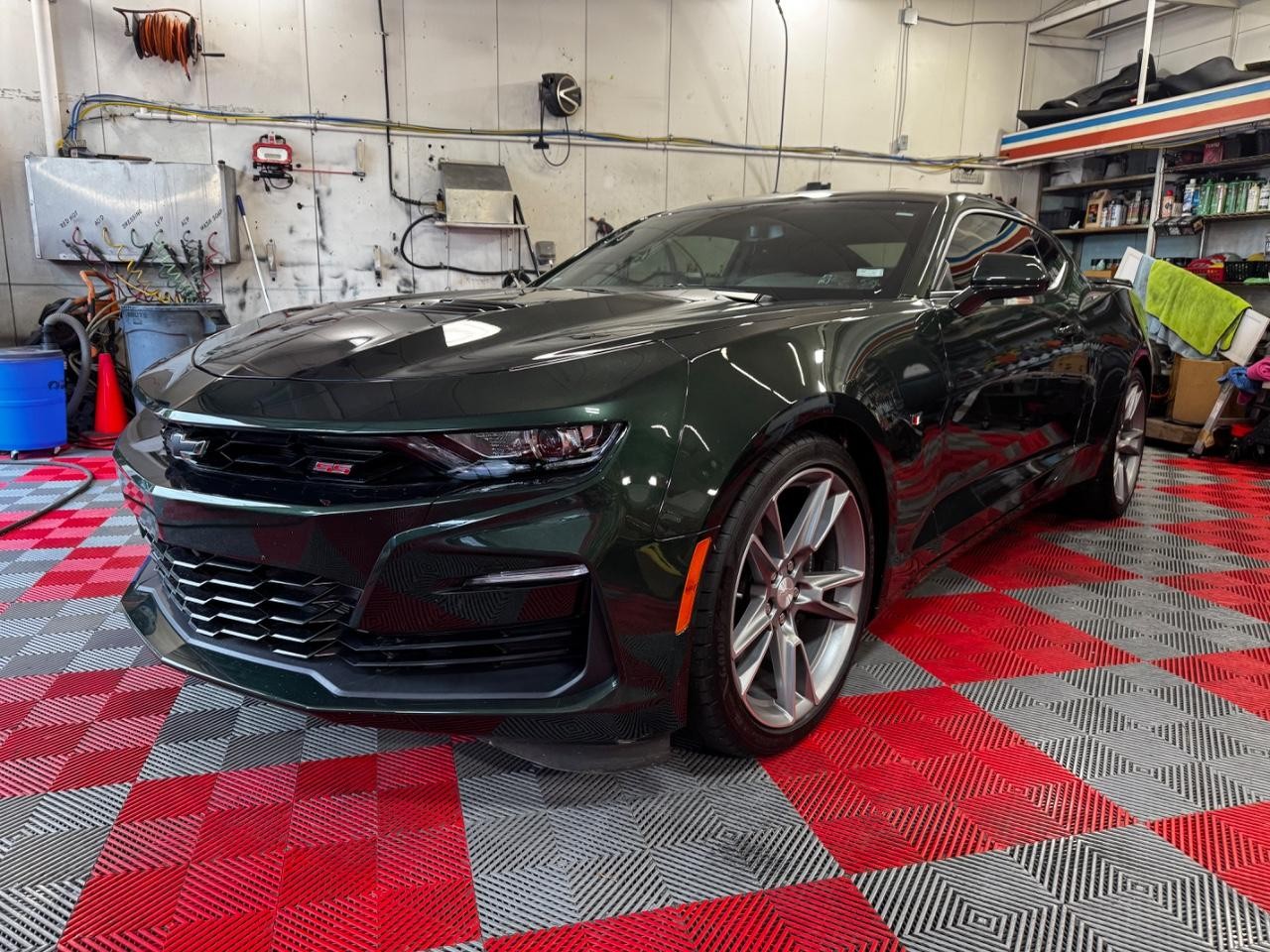 Chevrolet Camaro Vehicle Full-screen Gallery Image 03