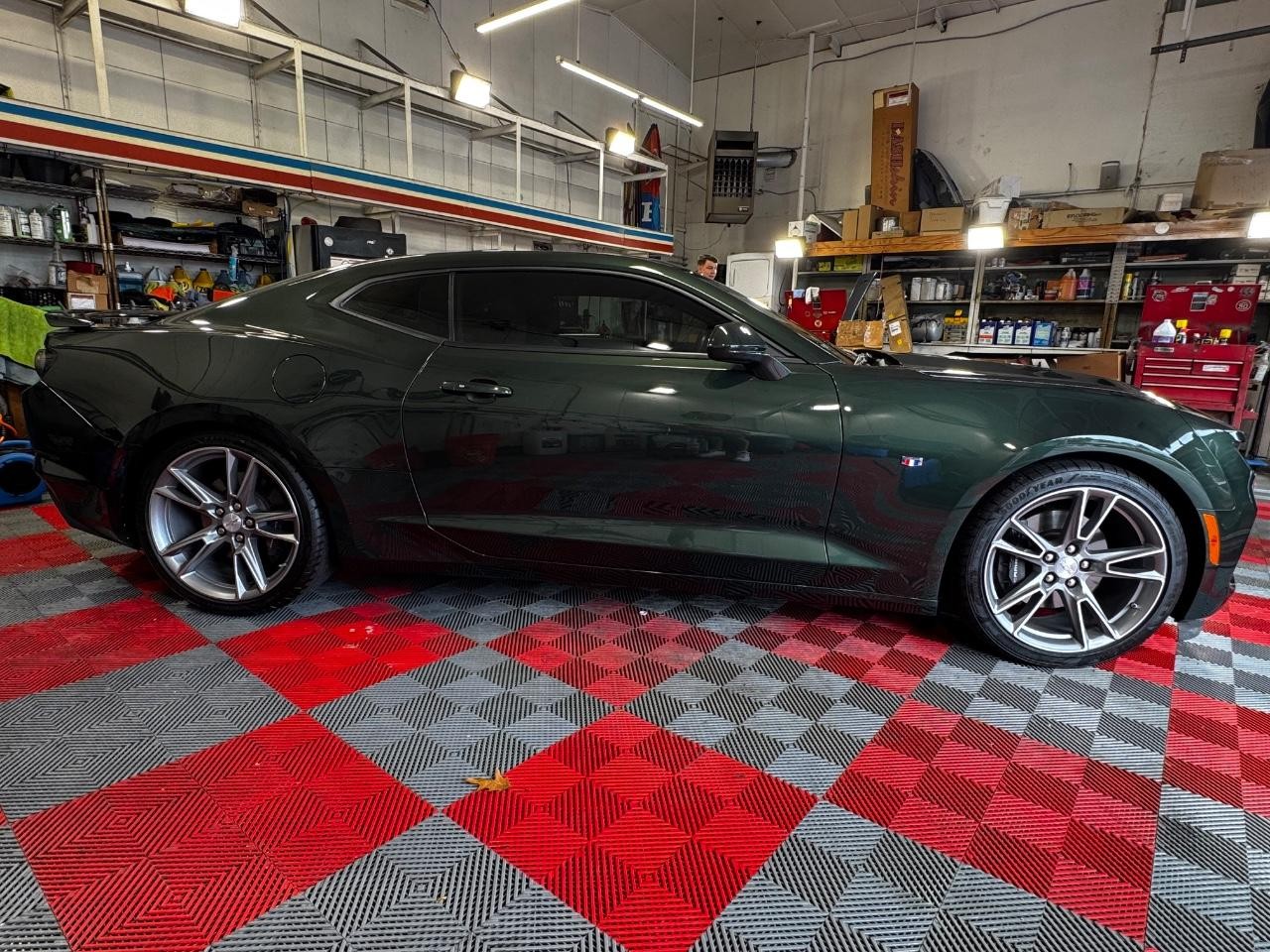 Chevrolet Camaro Vehicle Full-screen Gallery Image 08
