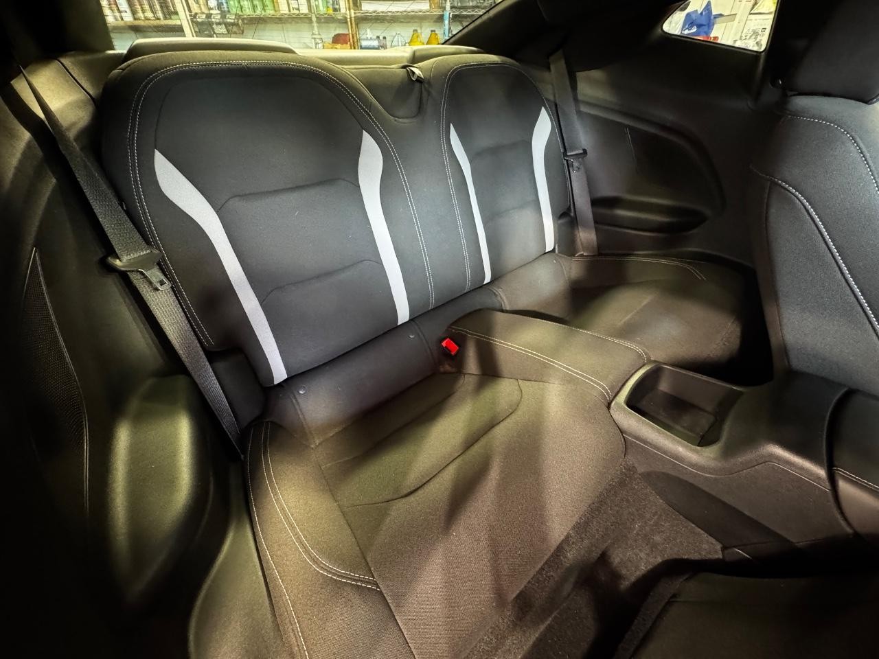 Chevrolet Camaro Vehicle Full-screen Gallery Image 10