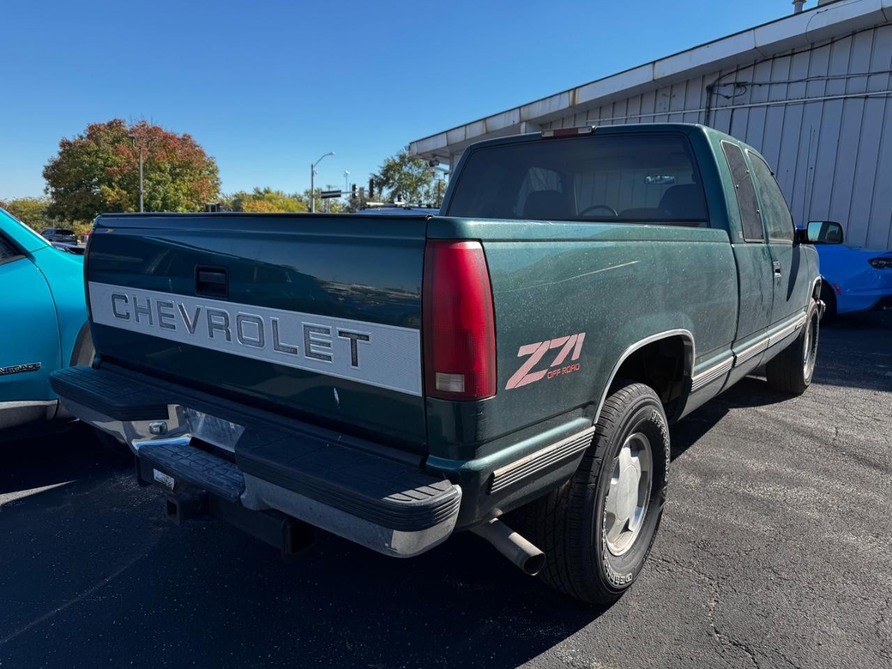 Chevrolet C/K 1500 Vehicle Full-screen Gallery Image 04