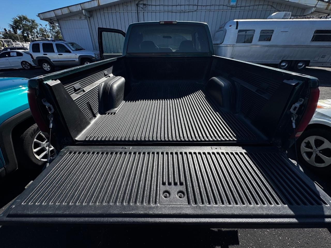 Chevrolet C/K 1500 Vehicle Full-screen Gallery Image 08