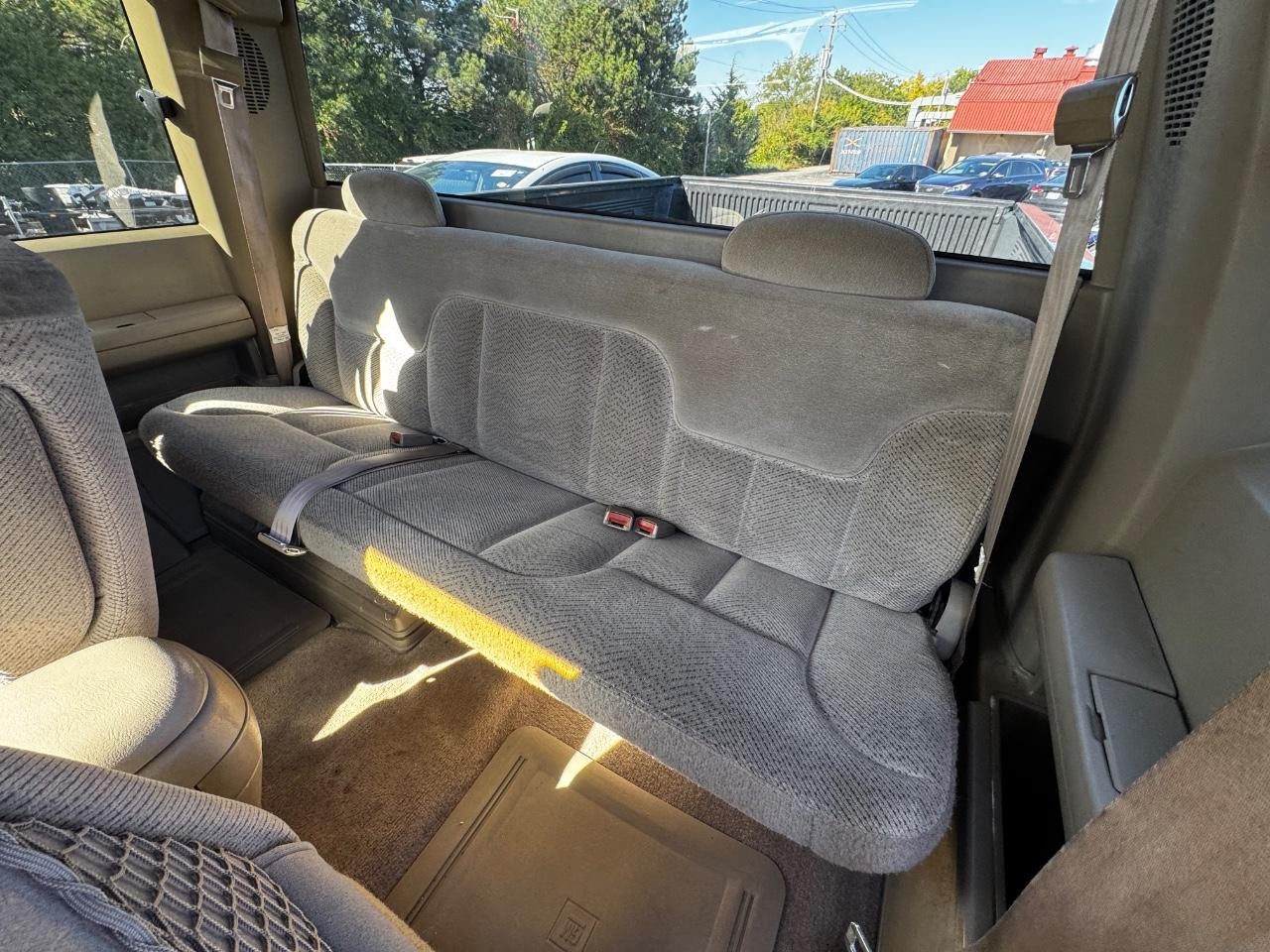 Chevrolet C/K 1500 Vehicle Full-screen Gallery Image 11