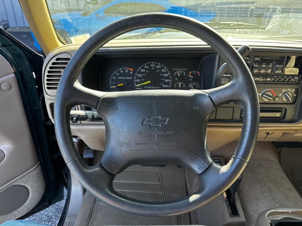 Chevrolet C/K 1500 Vehicle Full-screen Gallery Image 13