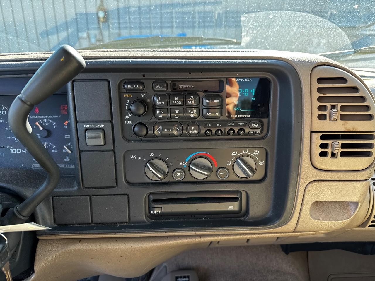 Chevrolet C/K 1500 Vehicle Full-screen Gallery Image 15
