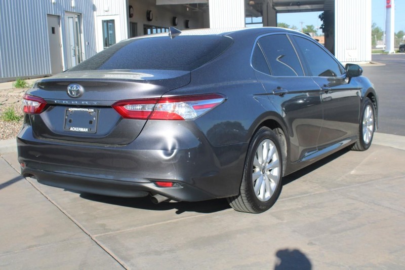 2020 Toyota Camry LE photo