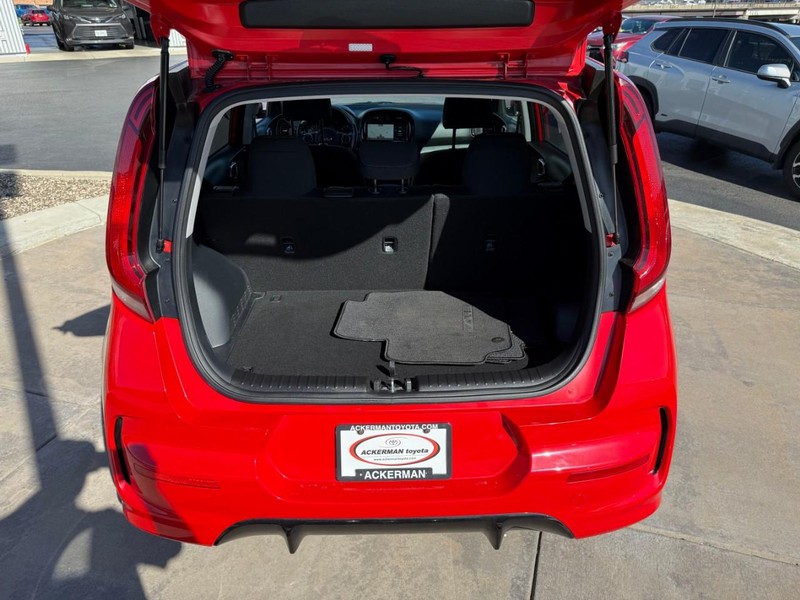 Kia Soul Vehicle Full-screen Gallery Image 06