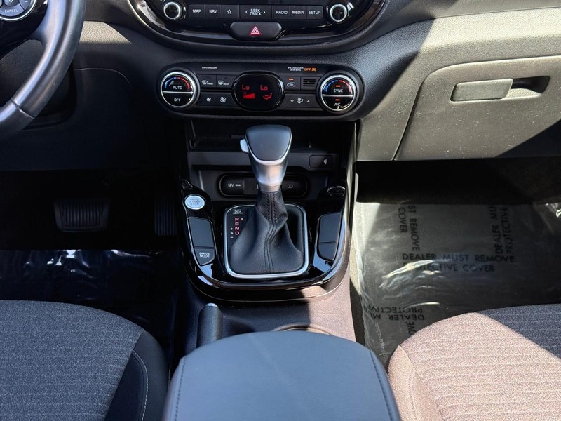 Kia Soul Vehicle Full-screen Gallery Image 15