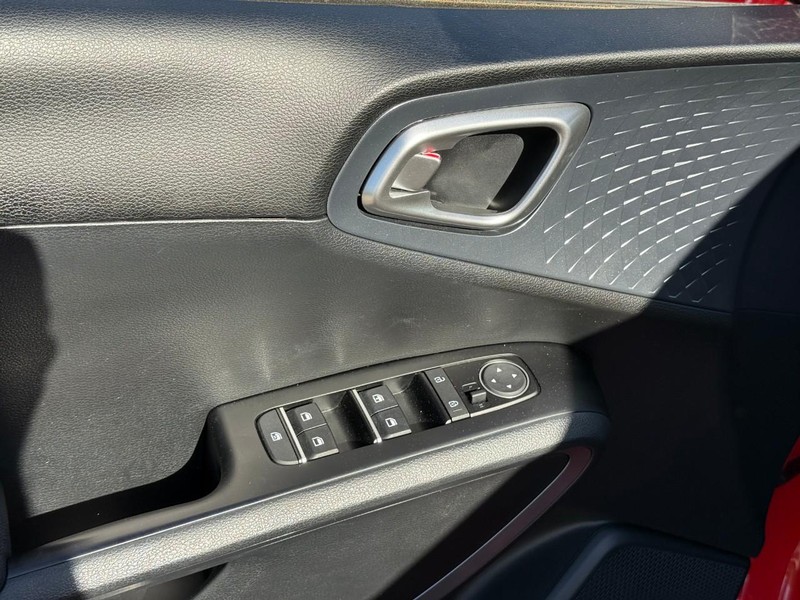 Kia Soul Vehicle Full-screen Gallery Image 17