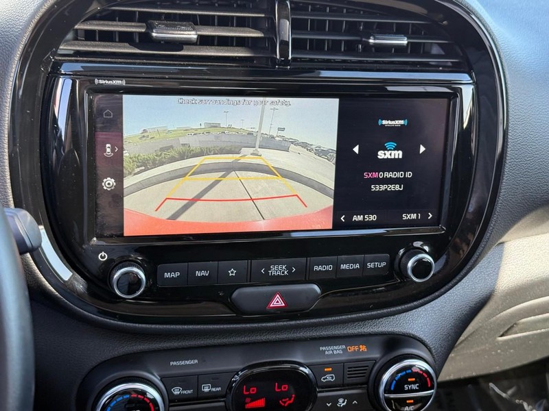 Kia Soul Vehicle Full-screen Gallery Image 24