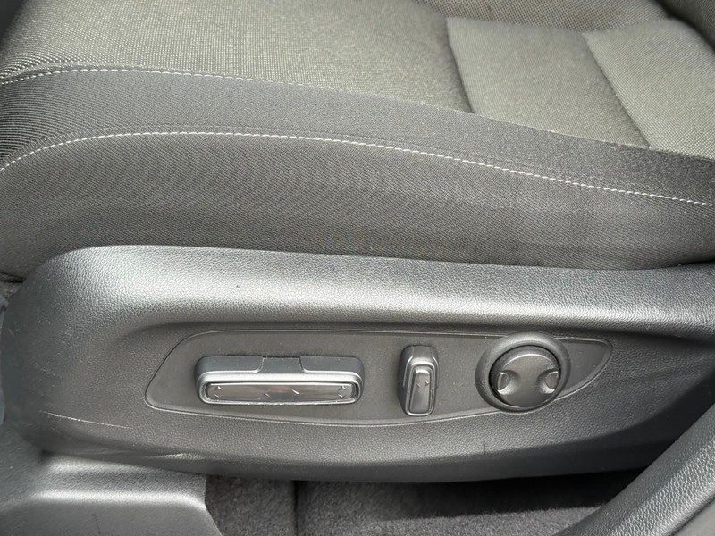 Honda CR-V Vehicle Full-screen Gallery Image 16