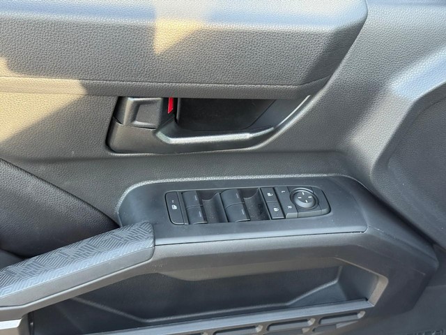 2025 Toyota Tacoma SR5 - Photo 13