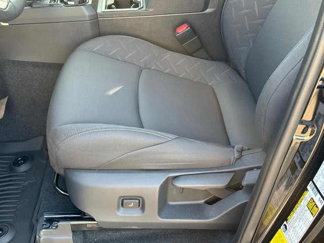 2025 Toyota Tacoma SR5 - Photo 14