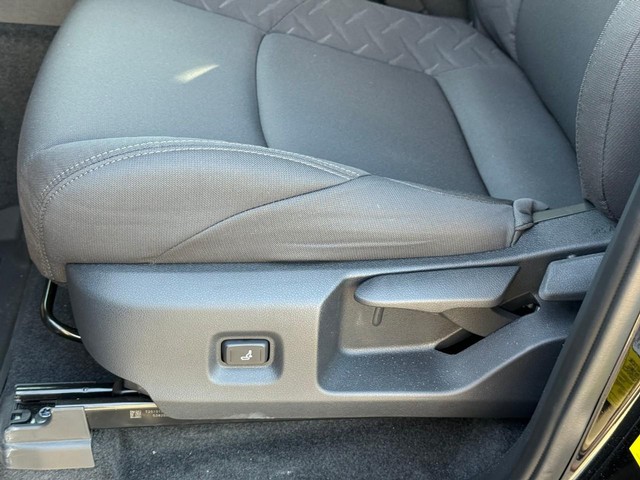2025 Toyota Tacoma SR5 - Photo 15
