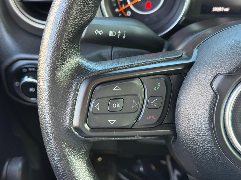 Jeep Wrangler Vehicle Full-screen Gallery Image 17