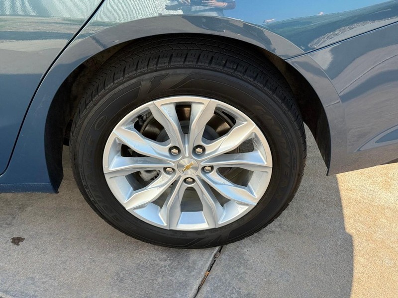 Chevrolet Malibu Vehicle Full-screen Gallery Image 07