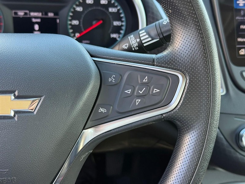 Chevrolet Malibu Vehicle Full-screen Gallery Image 21