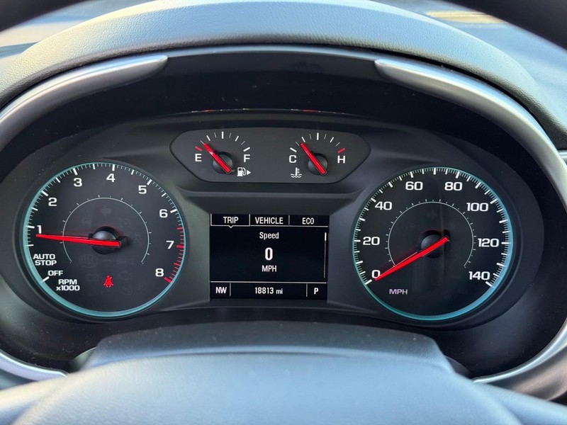 Chevrolet Malibu Vehicle Full-screen Gallery Image 22