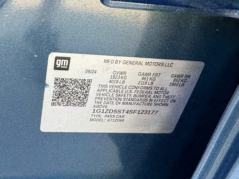 Chevrolet Malibu Vehicle Full-screen Gallery Image 26