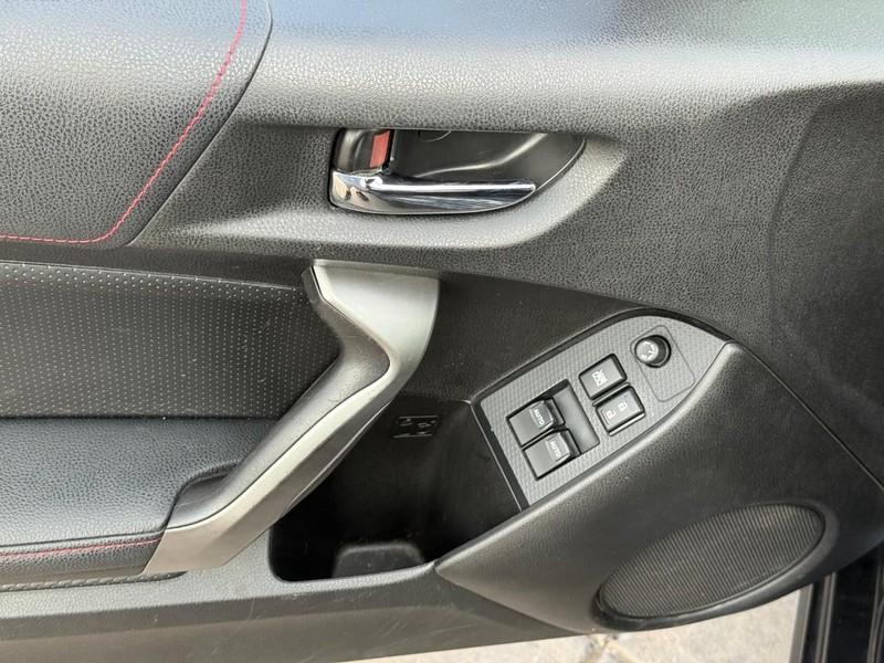 Scion FR-S Vehicle Full-screen Gallery Image 11