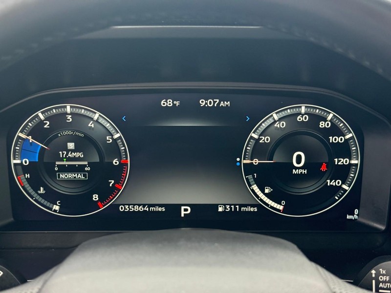 Mitsubishi Outlander Vehicle Full-screen Gallery Image 21