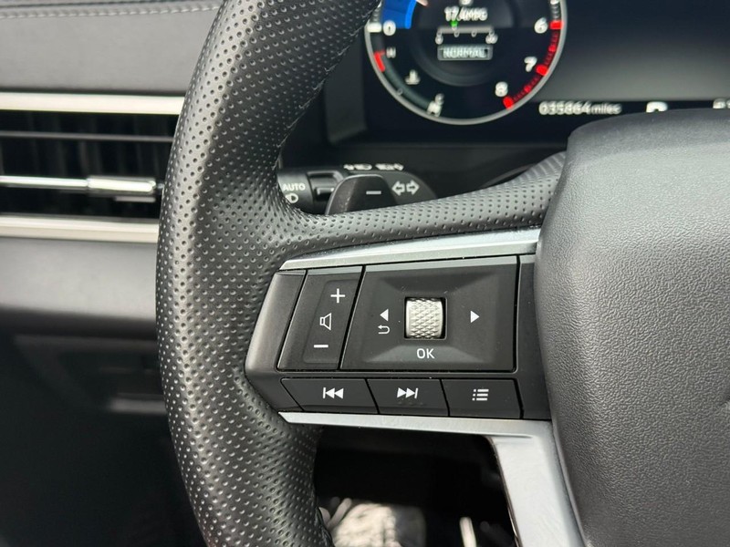 Mitsubishi Outlander Vehicle Full-screen Gallery Image 22