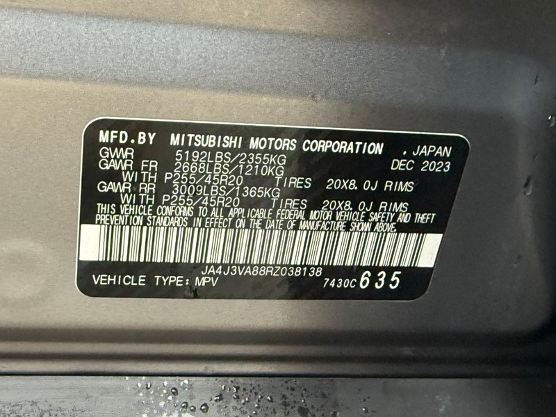 Mitsubishi Outlander Vehicle Full-screen Gallery Image 27