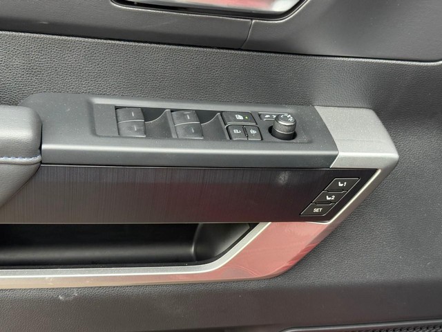 2025 Toyota Tundra Platinum - Photo 13