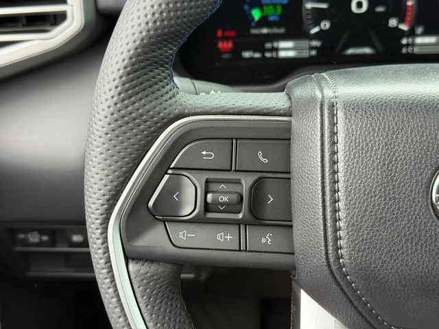 2025 Toyota Tundra Platinum - Photo 16