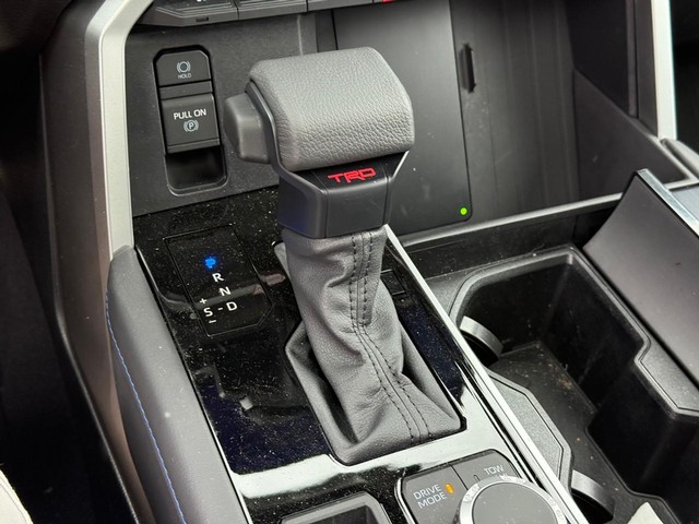 2025 Toyota Tundra Platinum - Photo 18
