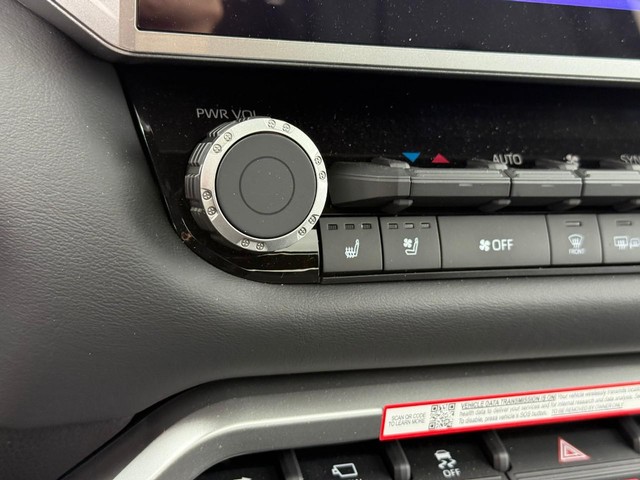 2025 Toyota Tundra Platinum - Photo 19