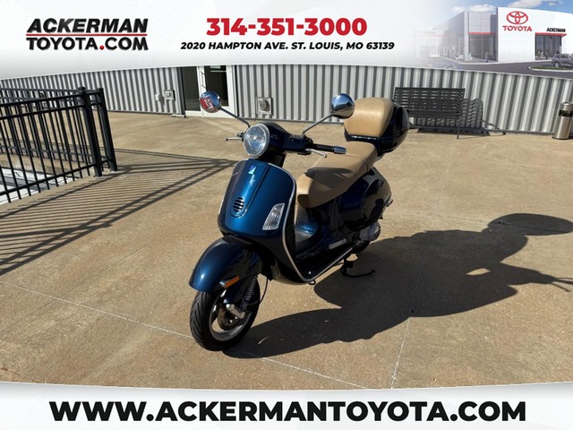 St. Louis MO 2009 Vespa more details - vespa