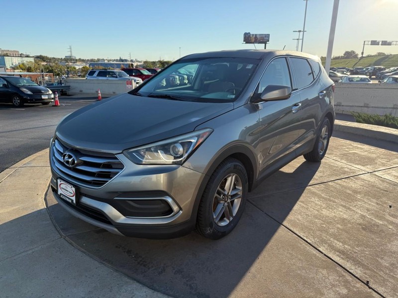 Hyundai Santa Fe Sport Vehicle Full-screen Gallery Image 08