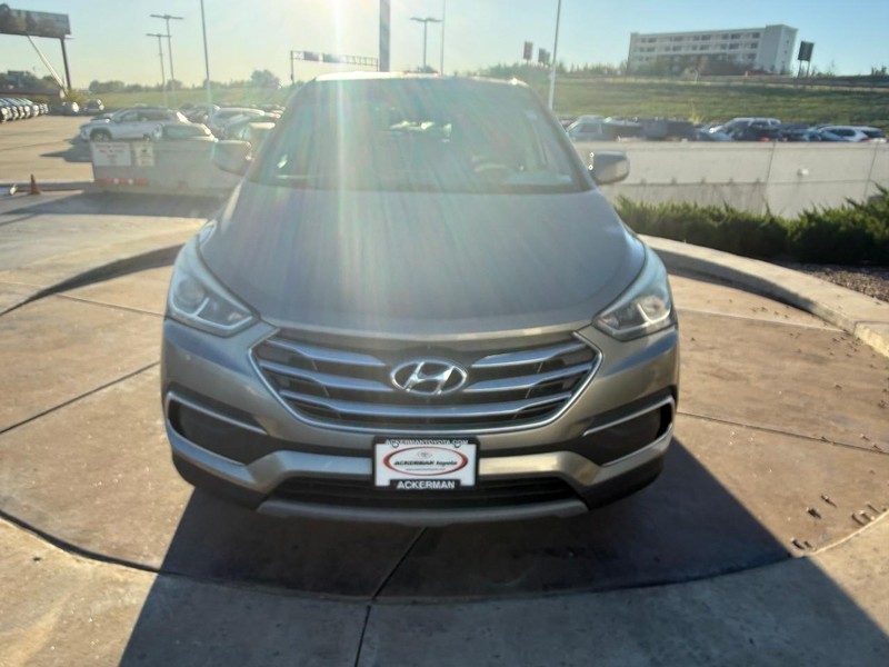 Hyundai Santa Fe Sport Vehicle Full-screen Gallery Image 09