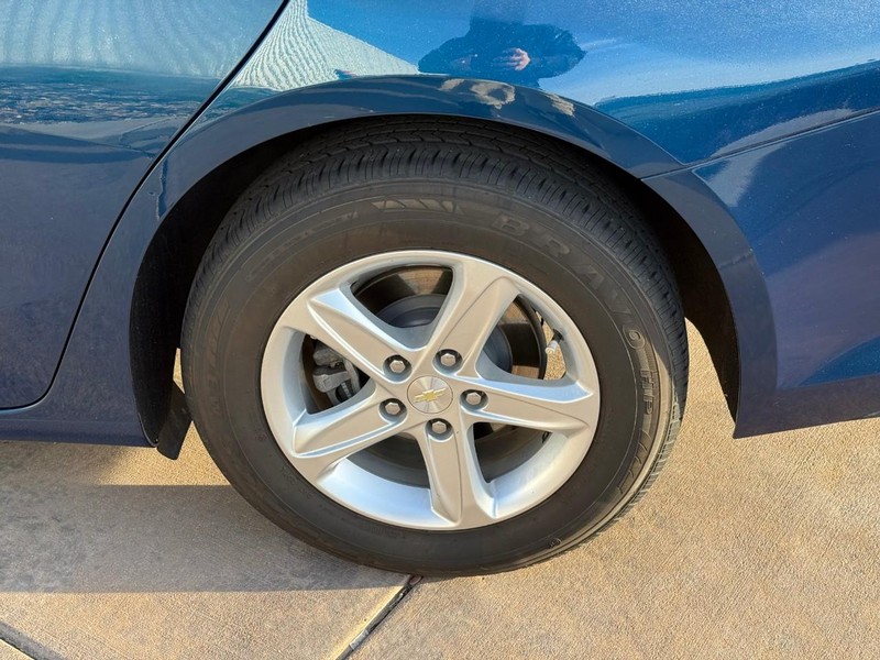 Chevrolet Malibu Vehicle Full-screen Gallery Image 06