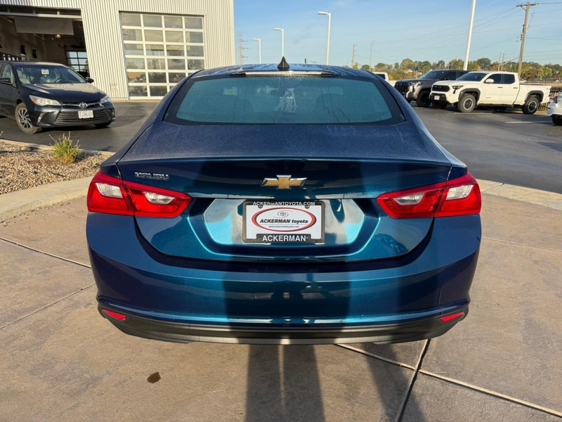 Chevrolet Malibu Vehicle Full-screen Gallery Image 08