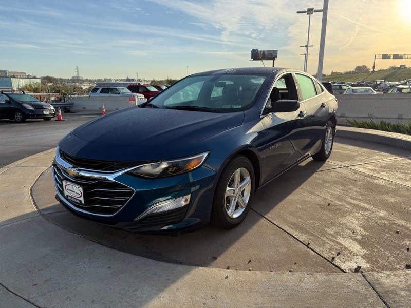 Chevrolet Malibu Vehicle Full-screen Gallery Image 09