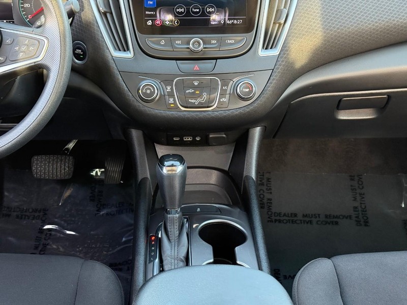 Chevrolet Malibu Vehicle Full-screen Gallery Image 15