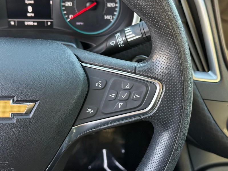 Chevrolet Malibu Vehicle Full-screen Gallery Image 19