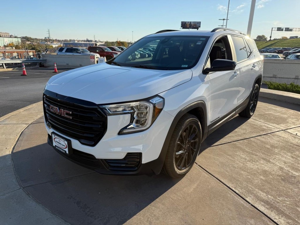 GMC Terrain Vehicle Full-screen Gallery Image 09