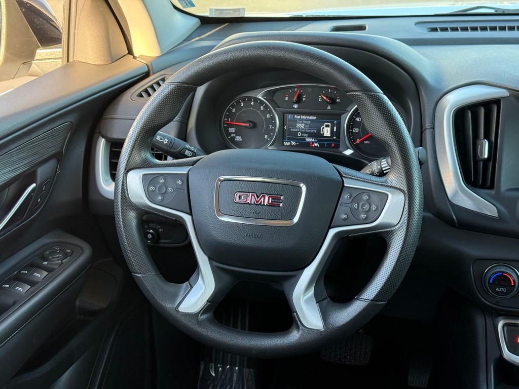 GMC Terrain Vehicle Full-screen Gallery Image 13