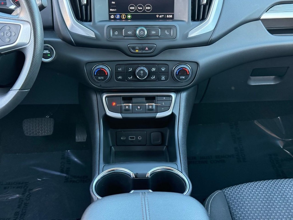 GMC Terrain Vehicle Full-screen Gallery Image 15