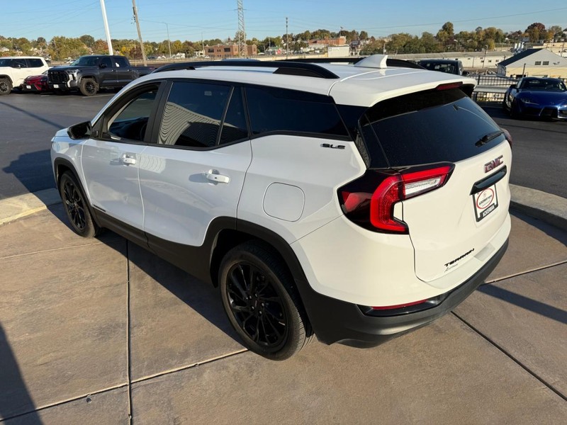 GMC Terrain Vehicle Full-screen Gallery Image 08