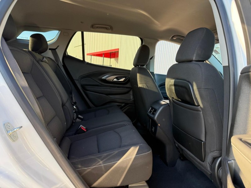 GMC Terrain Vehicle Full-screen Gallery Image 11